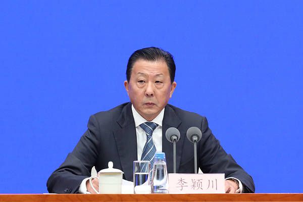 堂姐的套房袭击