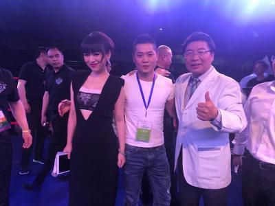 美女班主任扒开腿认让我桶